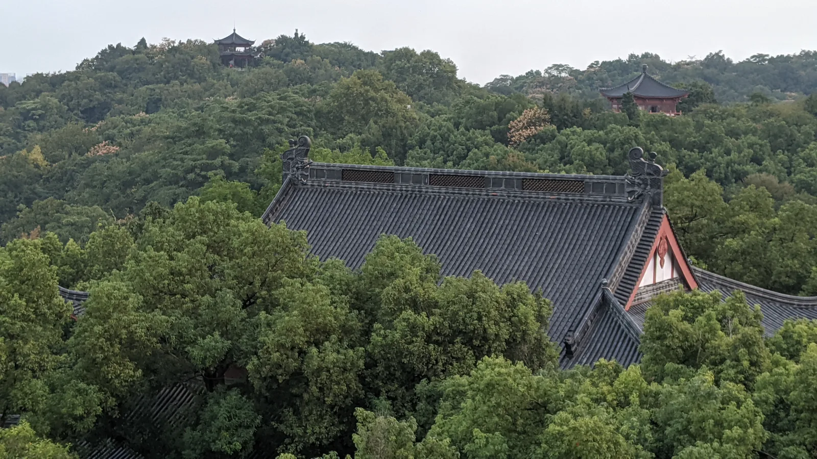 Atmosphere at City God Pavilion Hangzhou — travel photo