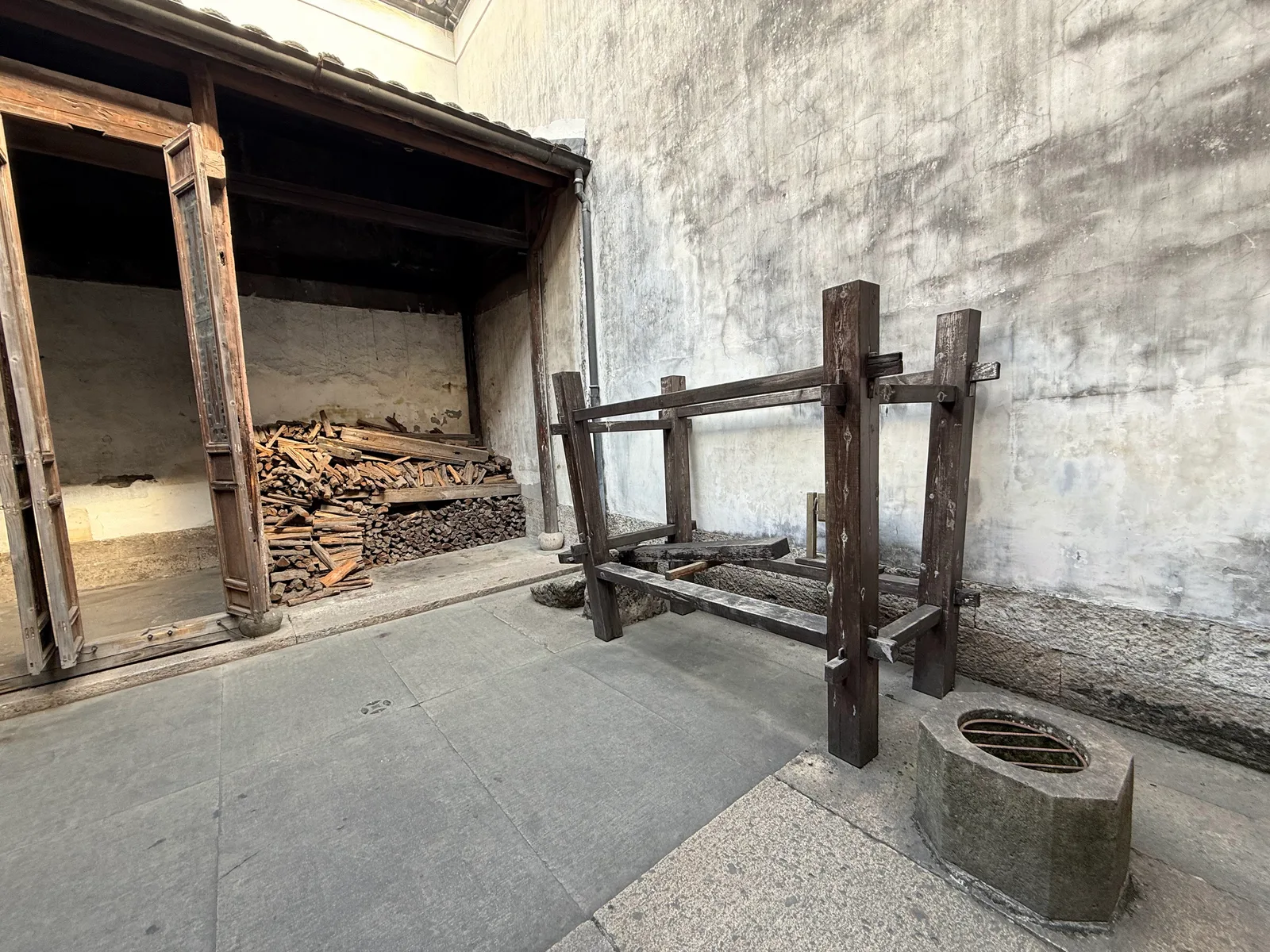 Atmosphere at Former Residence of Hu Xueyan Hangzhou — travel photo