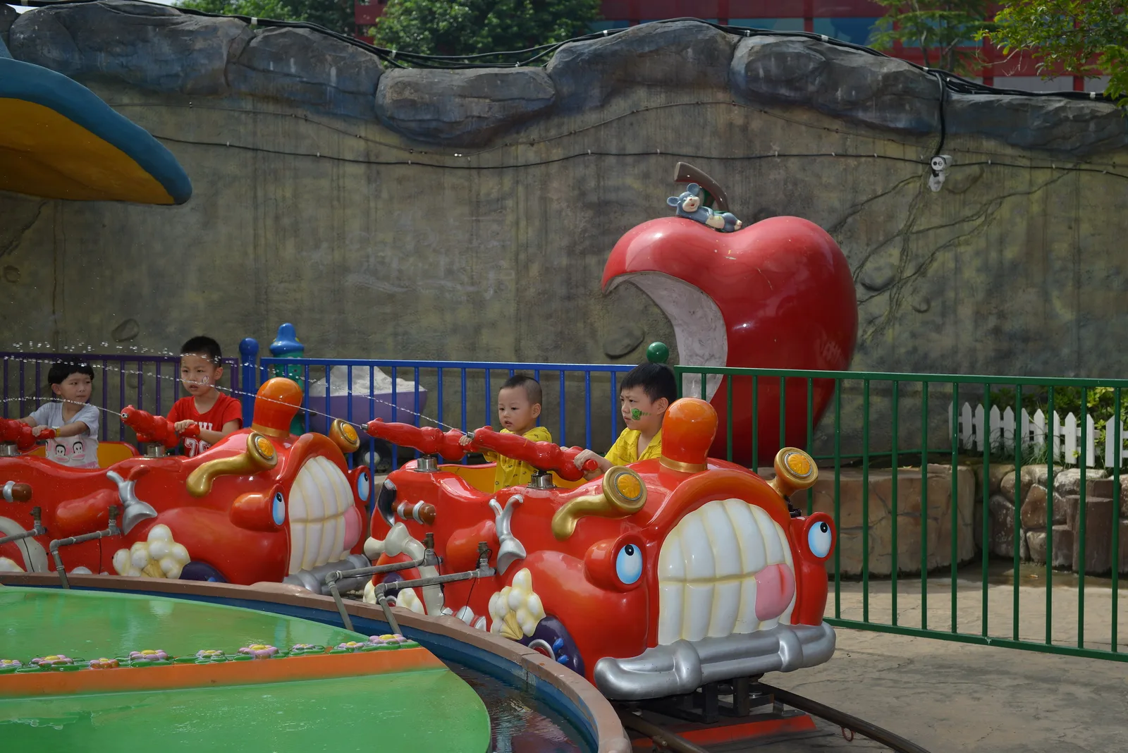 Main view at Hangzhou Crazy Appleland Hangzhou — travel photo