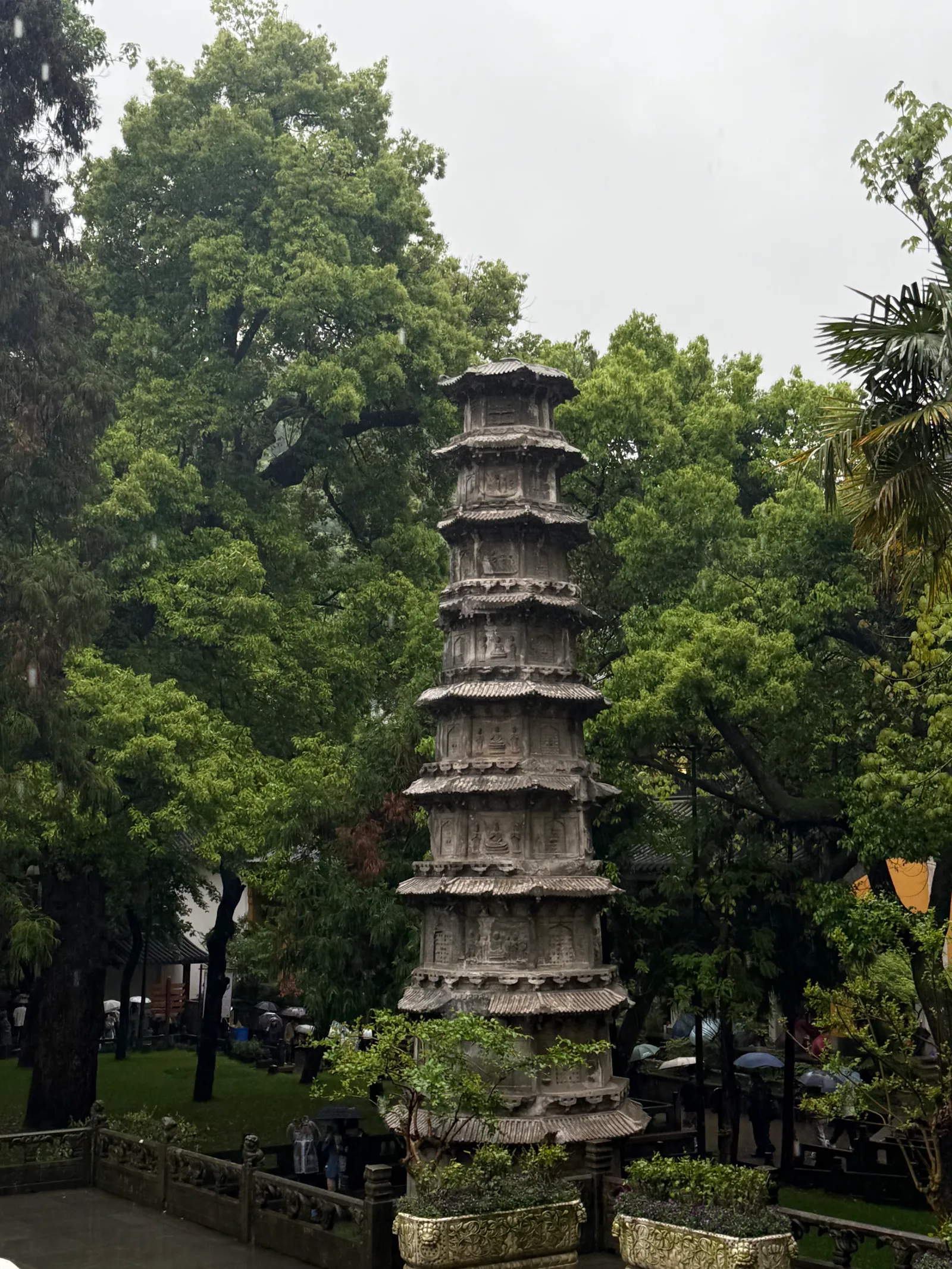 Atmosphere at Lingyin Temple Hangzhou — travel photo