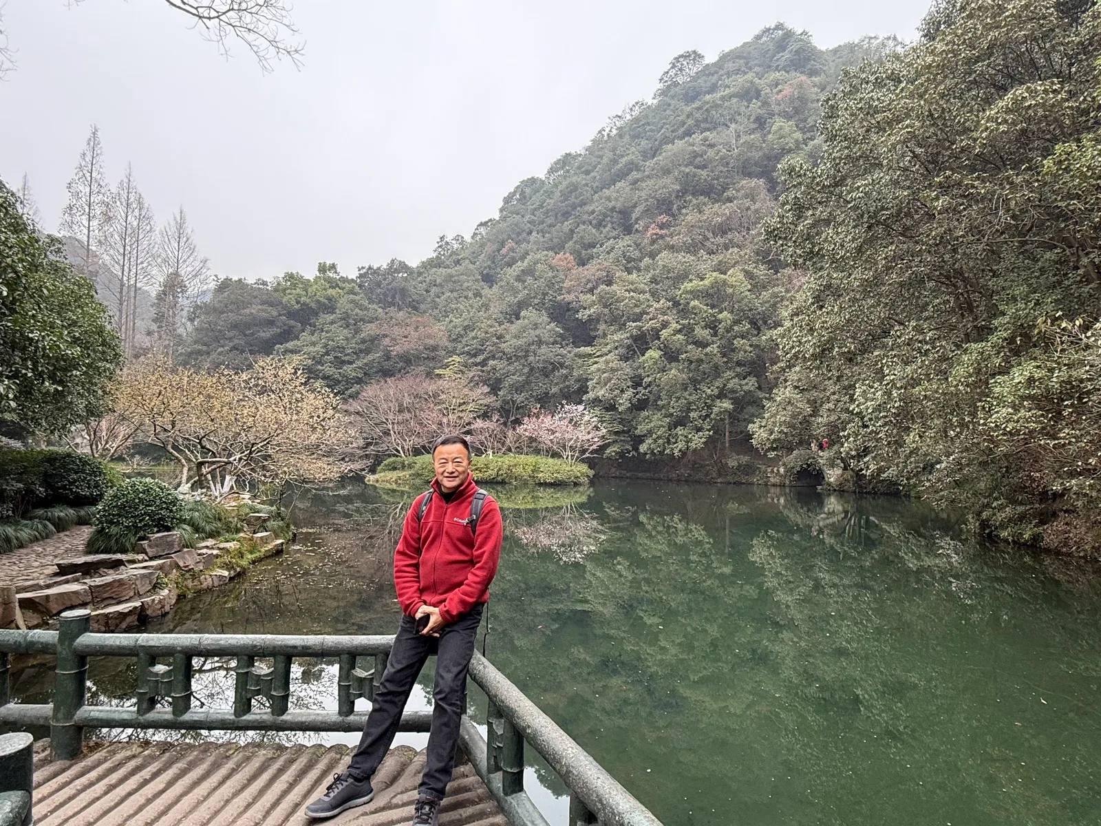 Main view at Nine Creeks in Misty Forest Hangzhou — travel photo