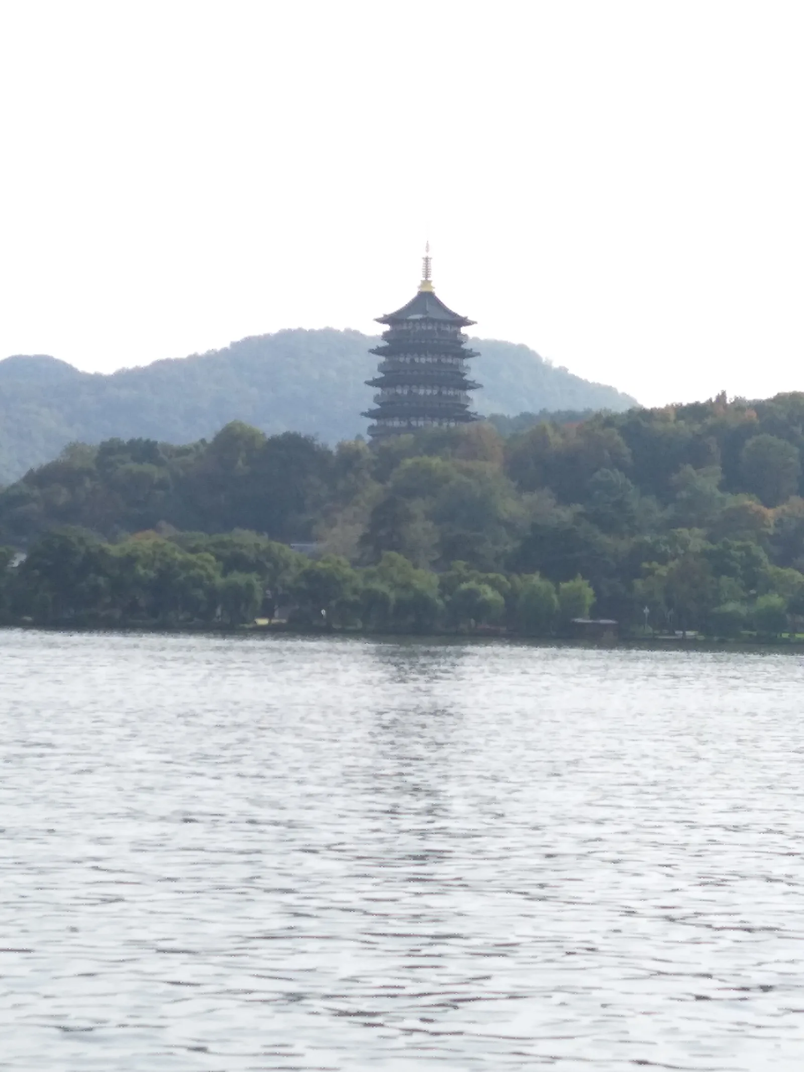 Atmosphere at 湖滨公园 Hangzhou — travel photo