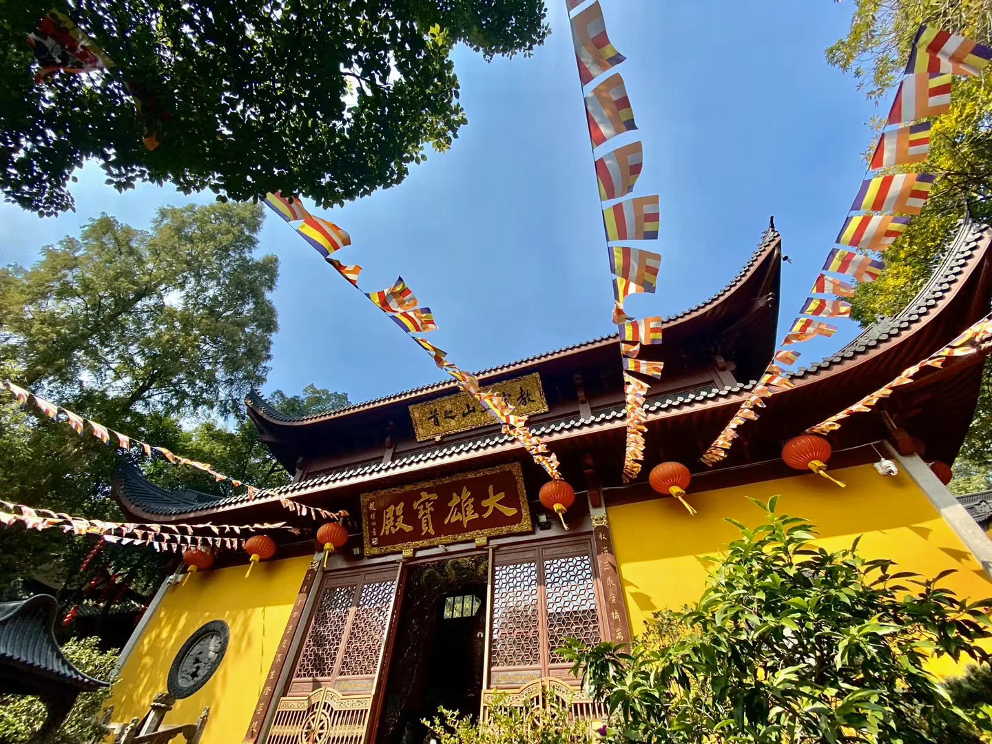 Details at 法喜寺 Hangzhou — travel photo