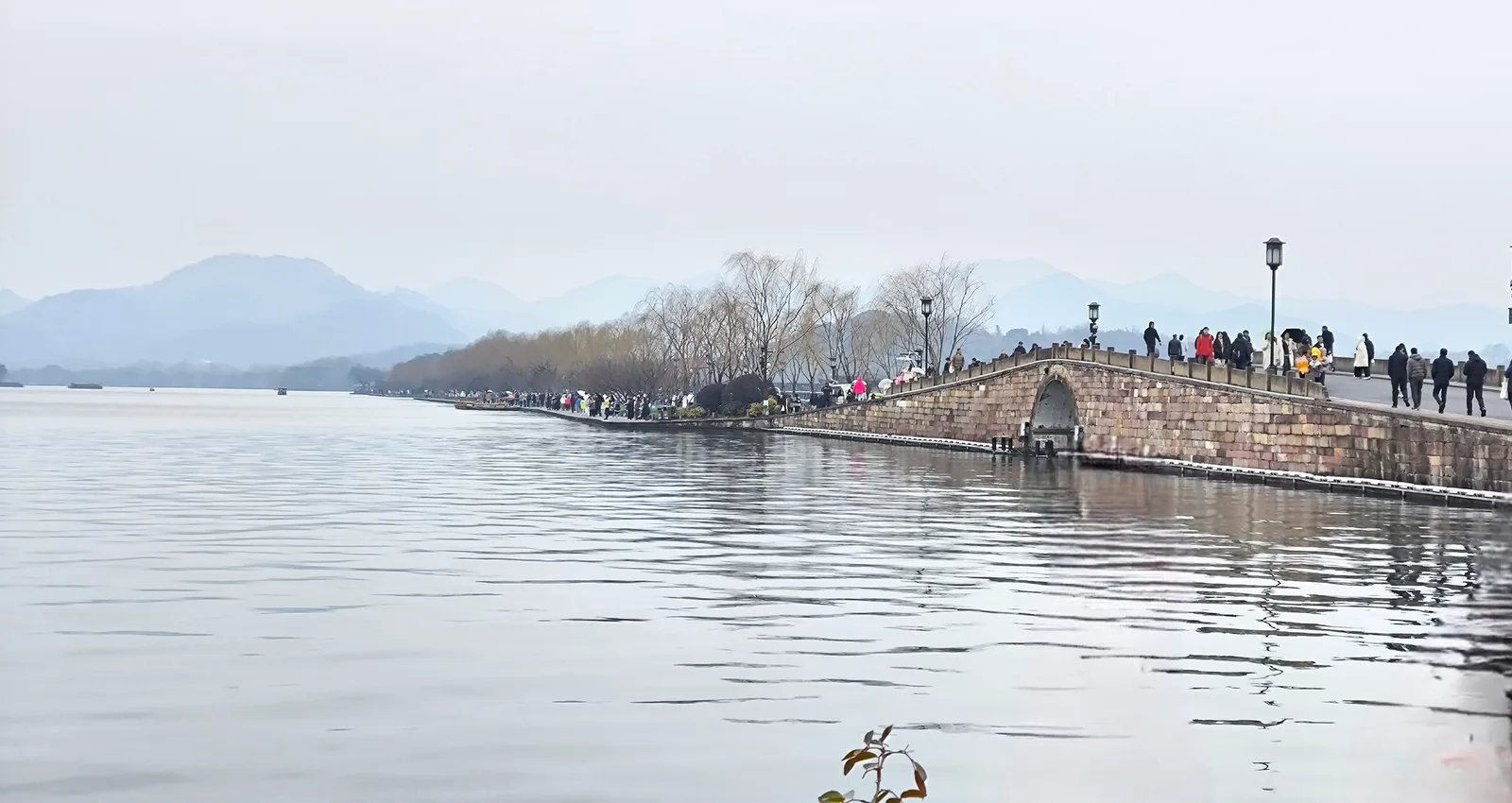 Details at 断桥 Hangzhou — travel photo