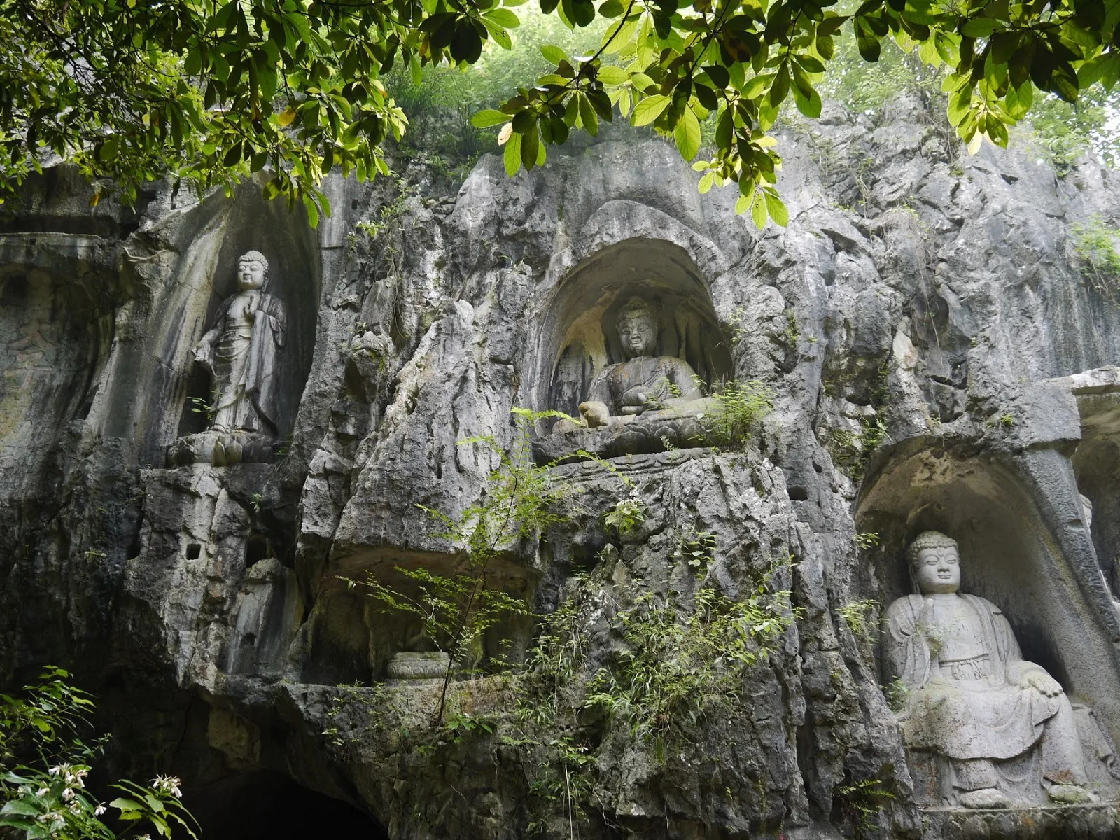 Main view at 飞来峰造像 Hangzhou — travel photo
