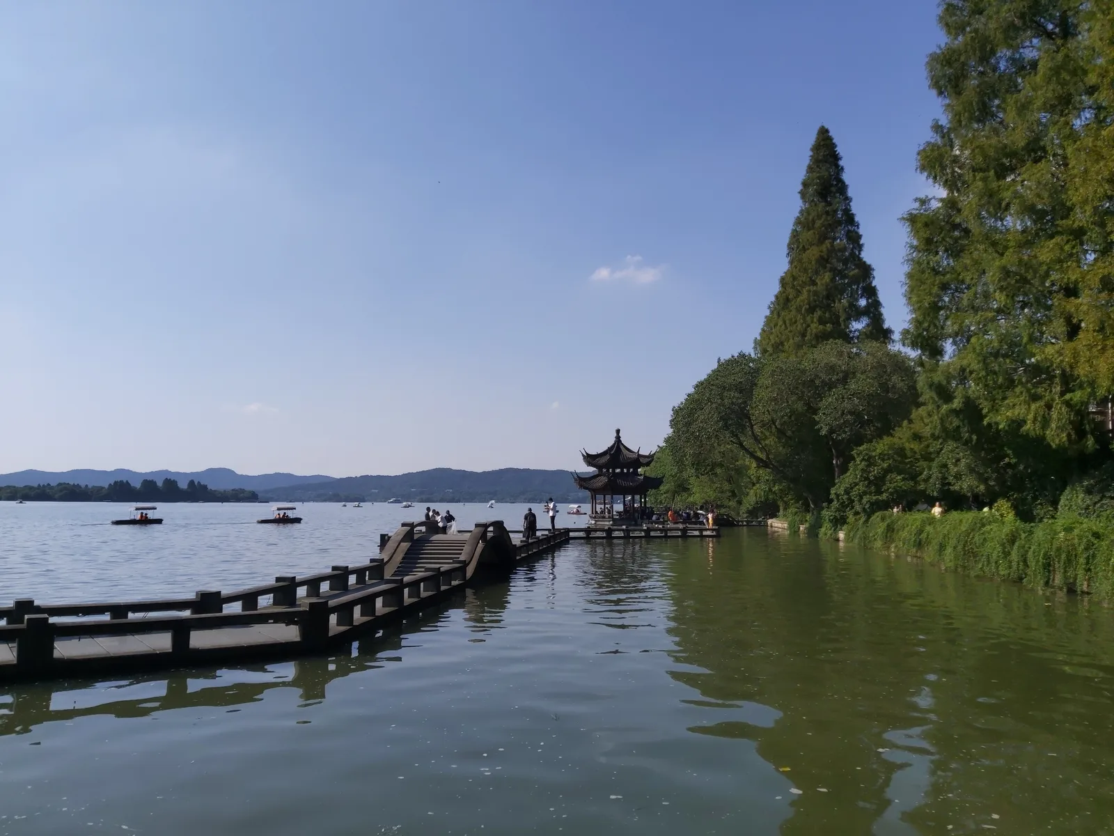 Main view at Shuangtou Bridge Hangzhou — travel photo