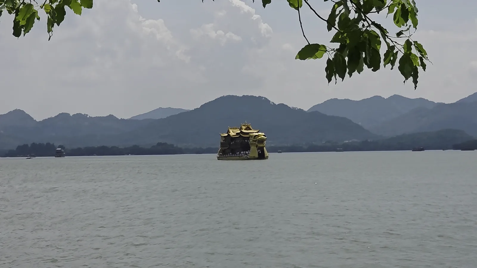 Details at Xi Lake Hangzhou — travel photo