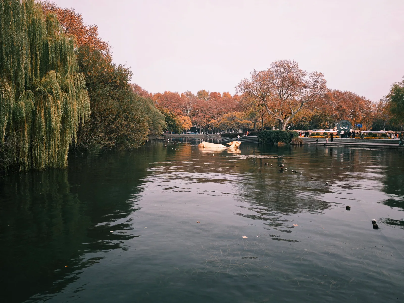 Atmosphere at Xihu Tiandi Hangzhou — travel photo