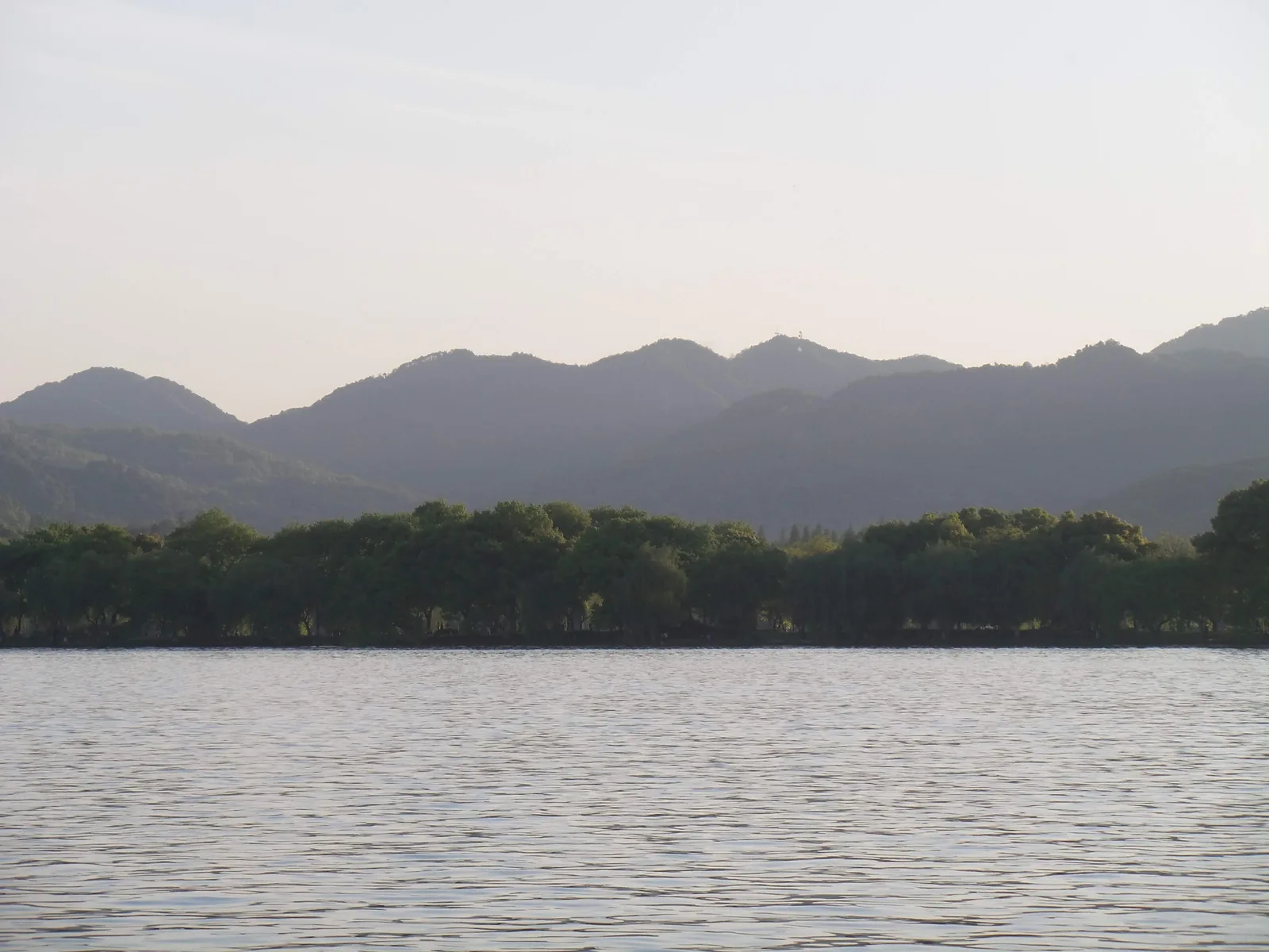 Main view at Zhongshan Park （Southeast Gate） Hangzhou — travel photo