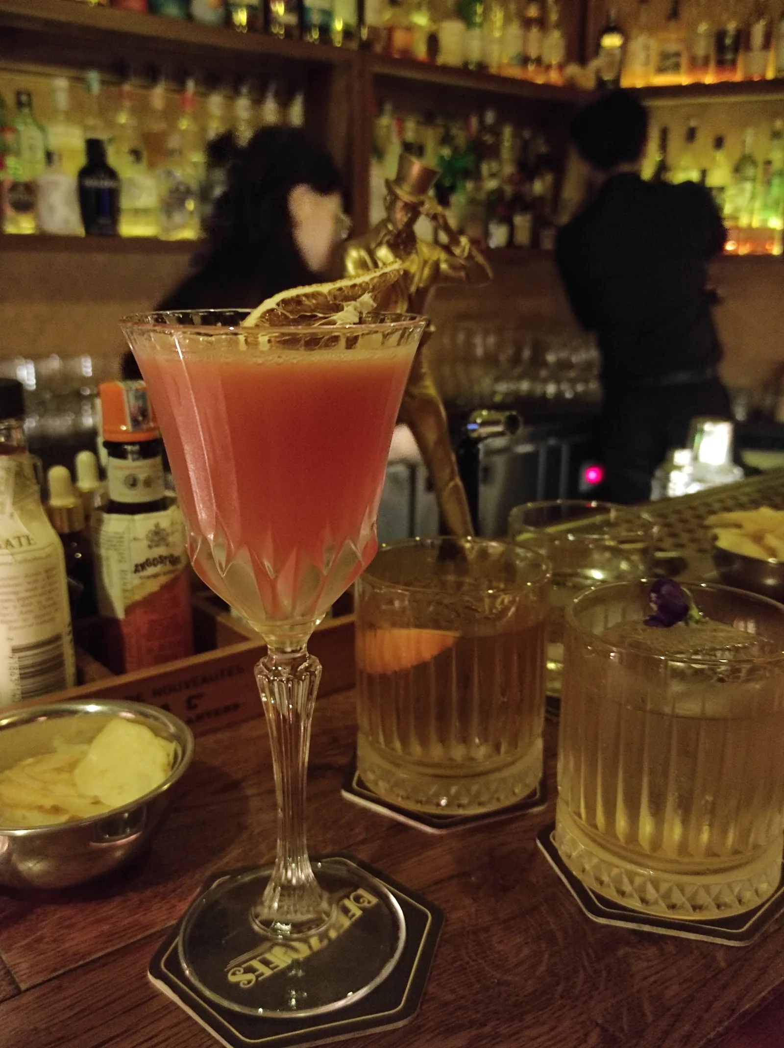 Atmosphere at Beeznees 1920s Hanoi — travel photo