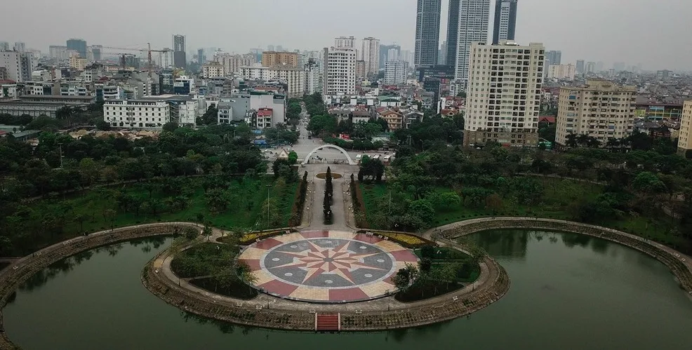 Main view at Cau Giay Park Hanoi — travel photo