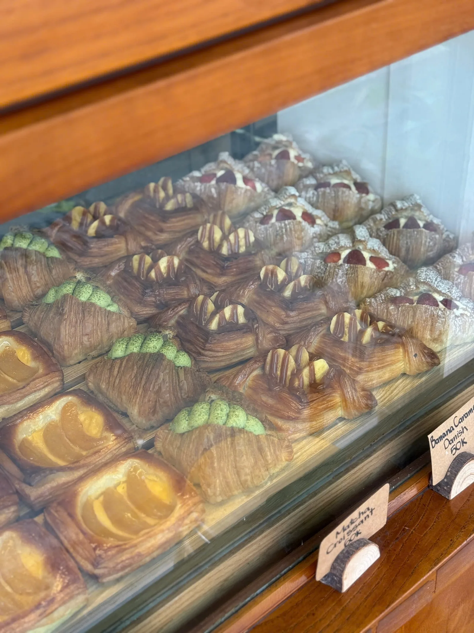 Atmosphere at De Beurre Hanoi — travel photo