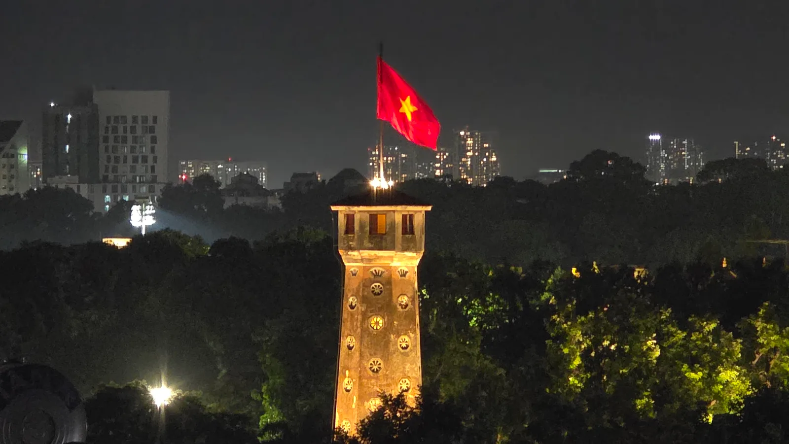 Atmosphere at Hanoi Flag Tower Hanoi — travel photo