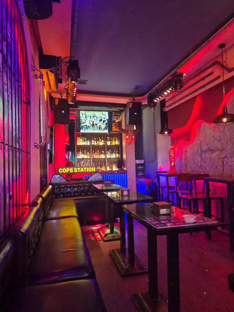 HIDDEN PUB HANOI