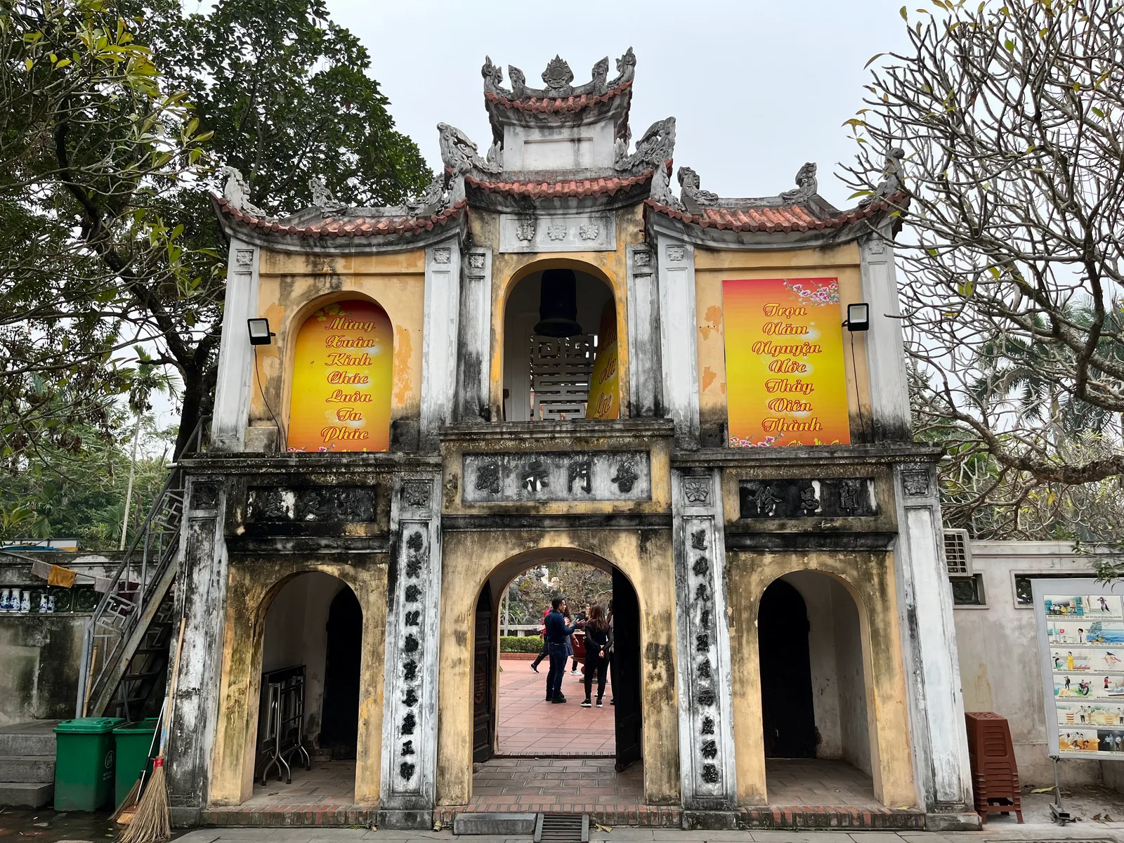Interior at Ho Chi Minh's Mausoleum Hanoi — travel photo