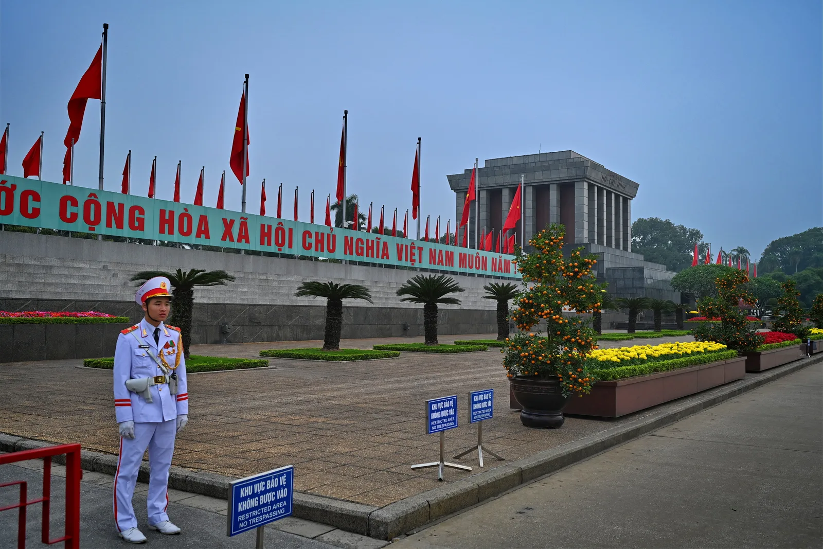 Details at Ho Chi Minh's Mausoleum Hanoi — travel photo