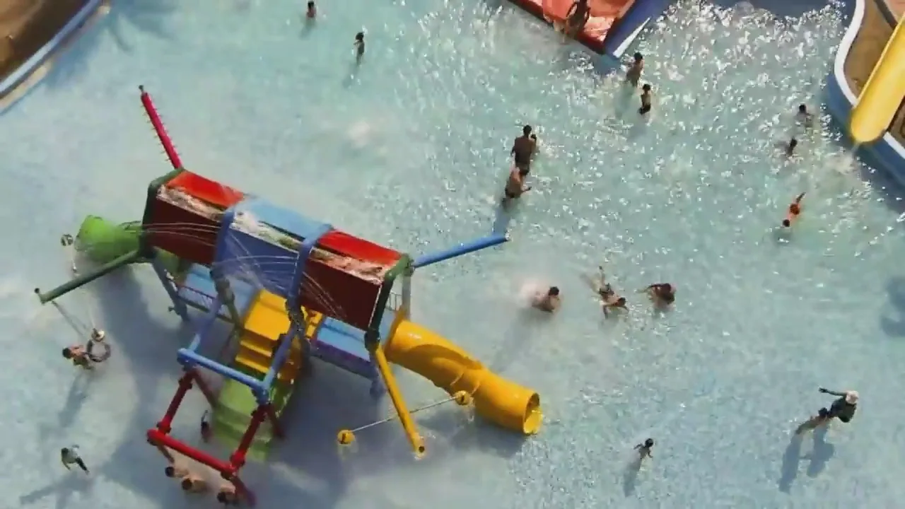 Main view at Ho Tay Water Park Hanoi — travel photo