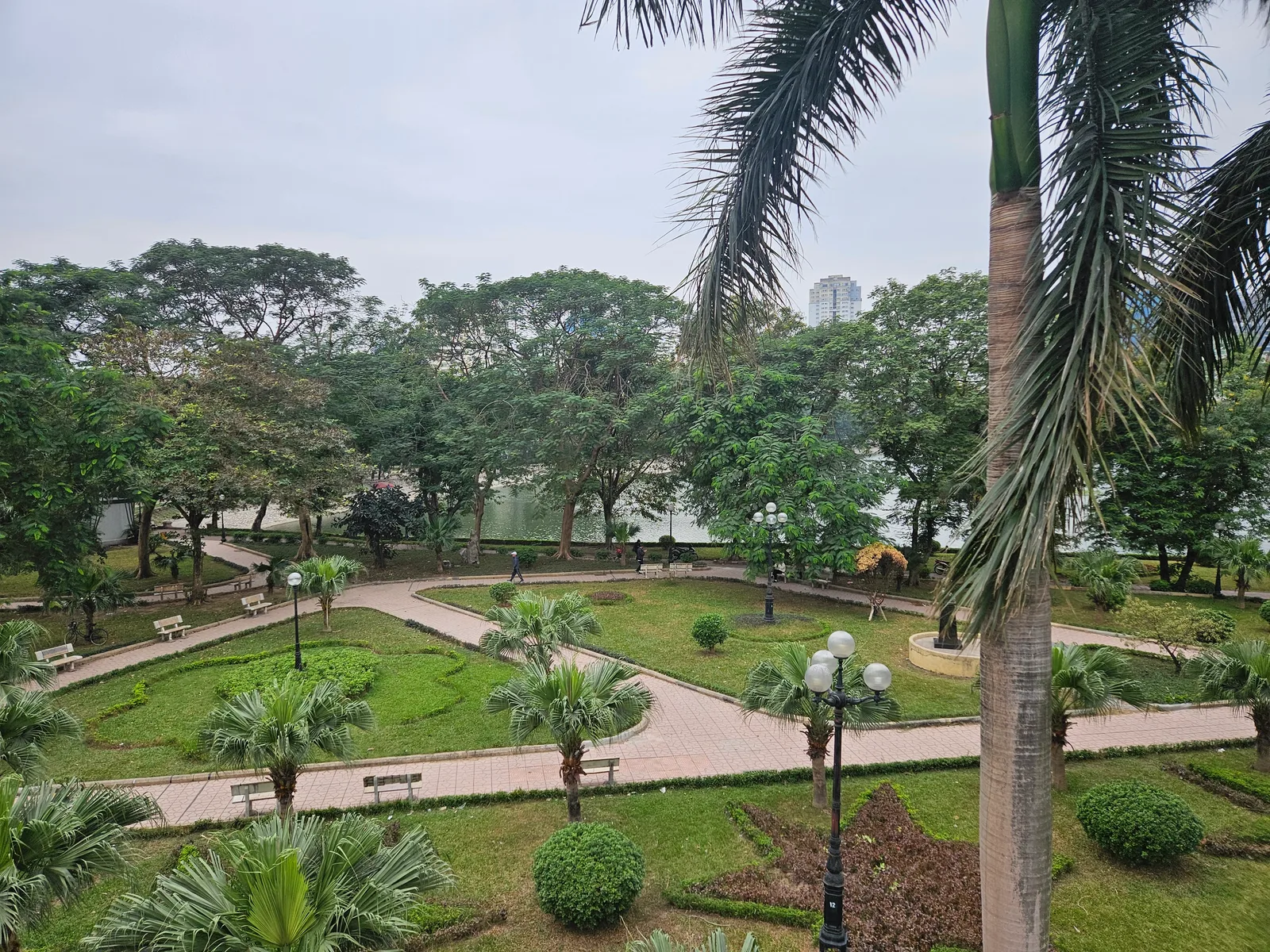 Atmosphere at Indira Gandhi Park Hanoi — travel photo