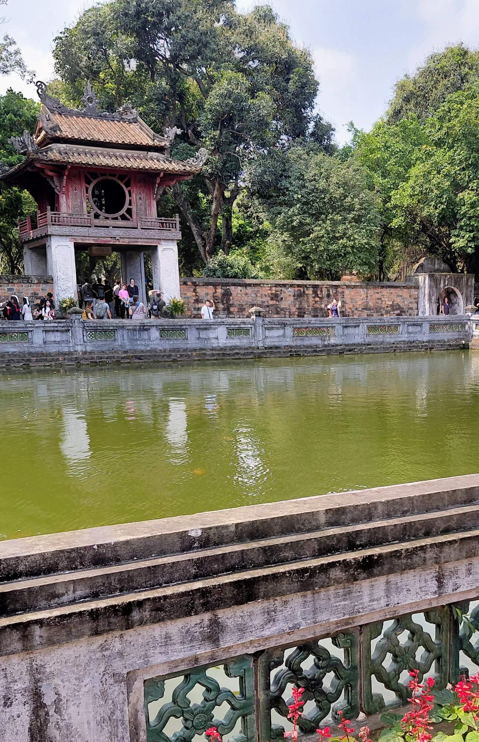 Atmosphere at Khue Van Cac Hanoi — travel photo