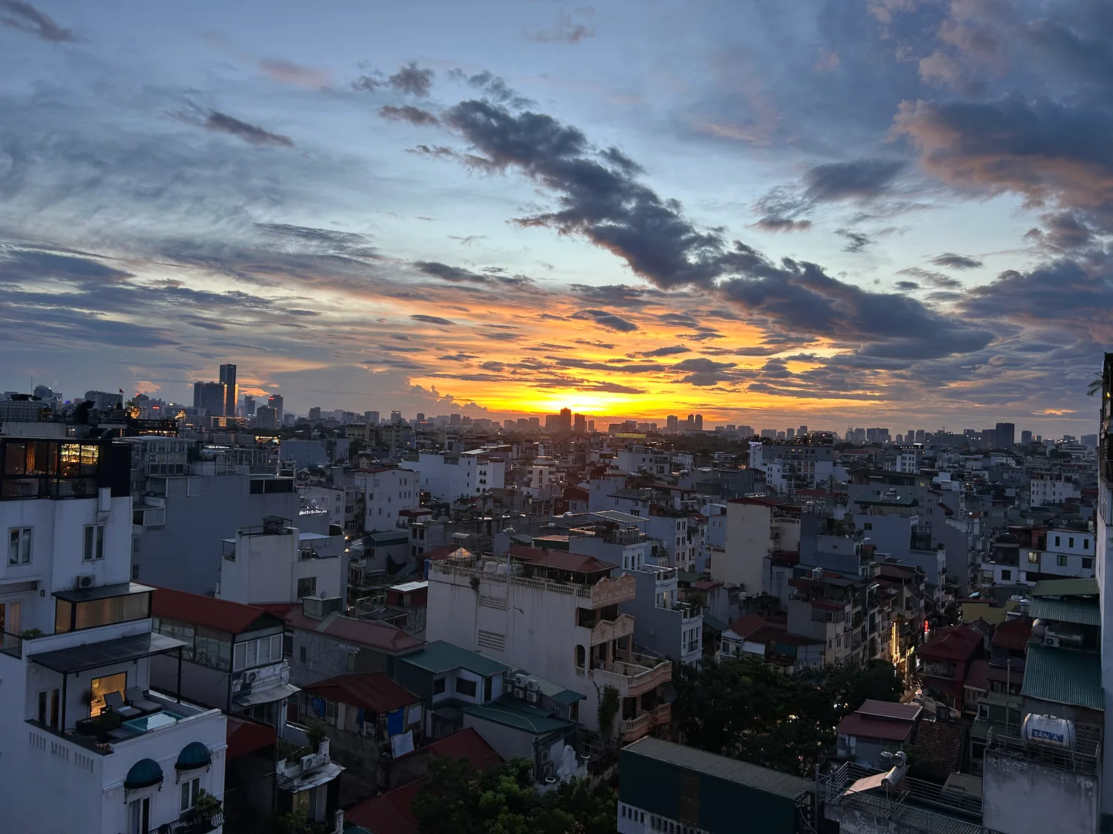 Main view at Le Ciel Bar Hanoi — travel photo