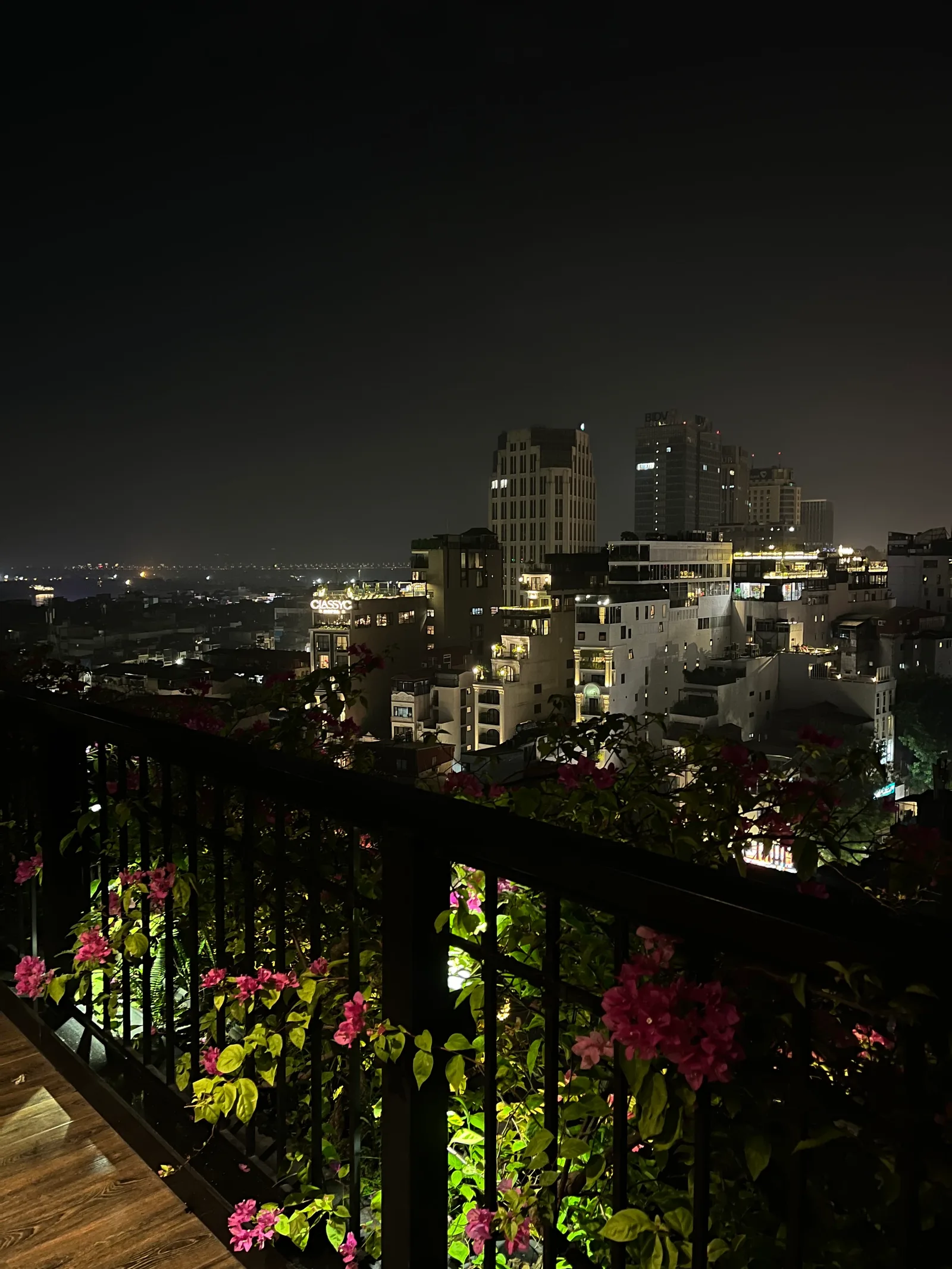 Atmosphere at Lighthouse Sky Bar Hanoi — travel photo