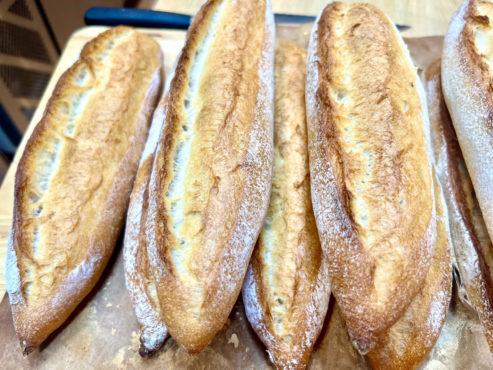 Atmosphere at MON COEUR - Artisan Breads Hanoi — travel photo