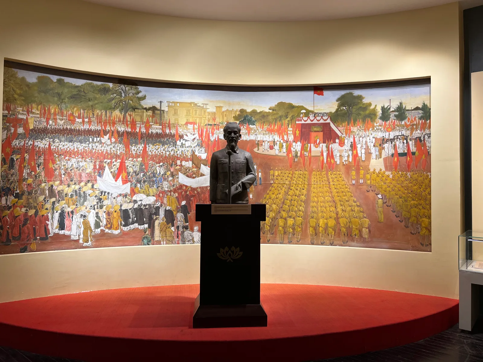 Main view at Museum of the Vietnamese Revolution Hanoi — travel photo