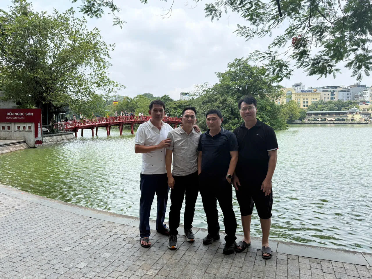 Ngoc Son Temple