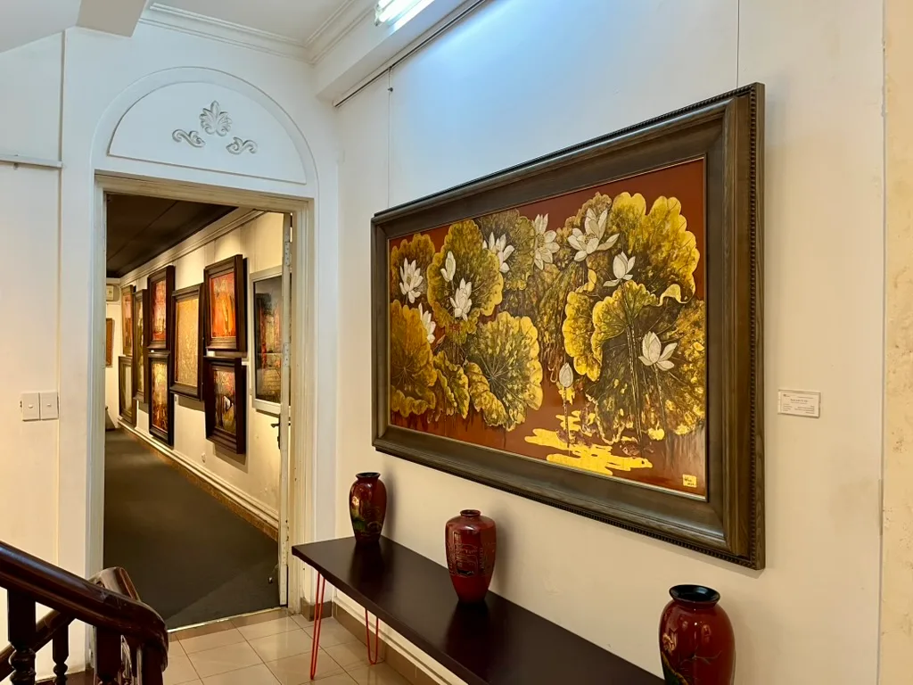 Details at Nguyen Art Gallery Hanoi — travel photo