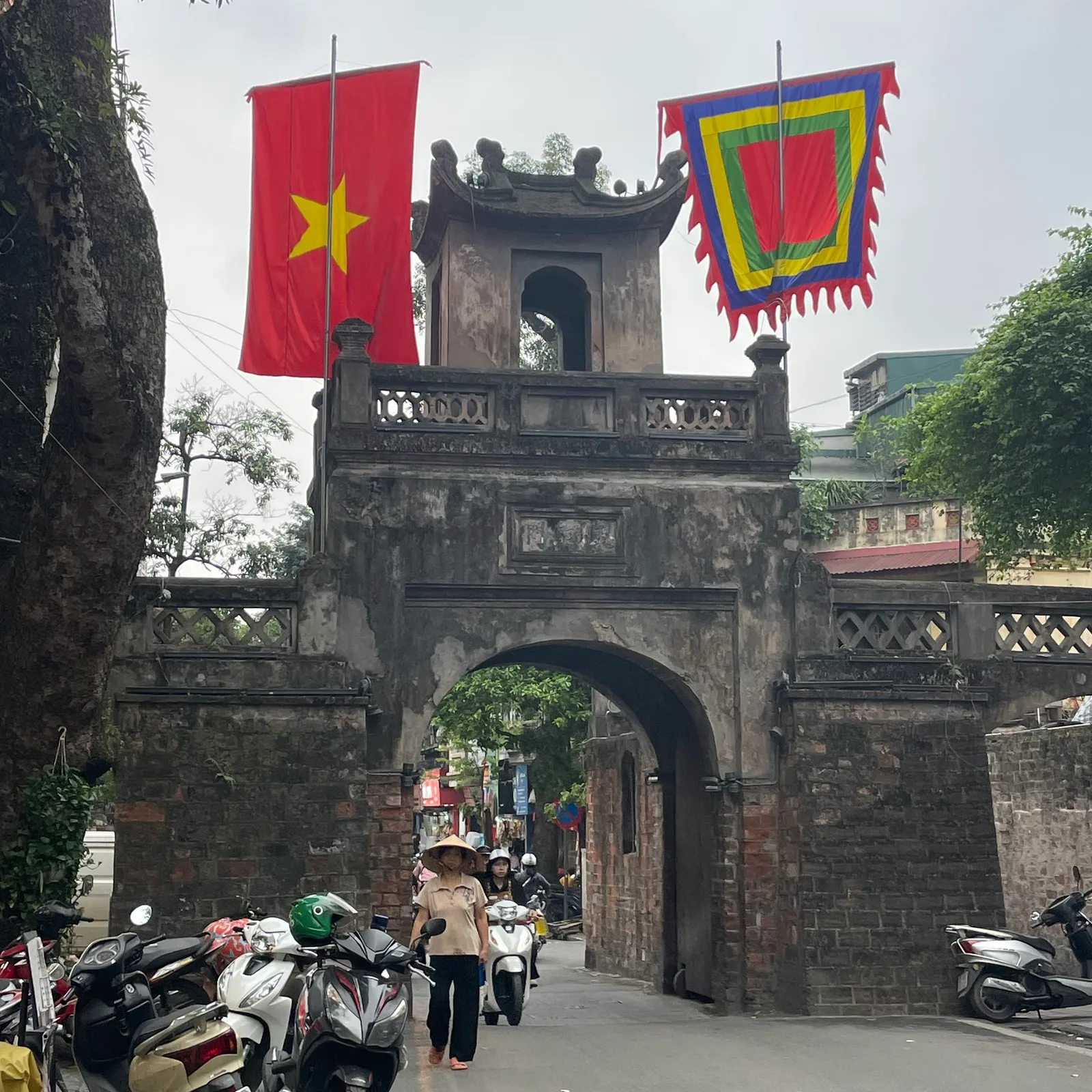 Main view at Ô Quan Chưởng Hanoi — travel photo