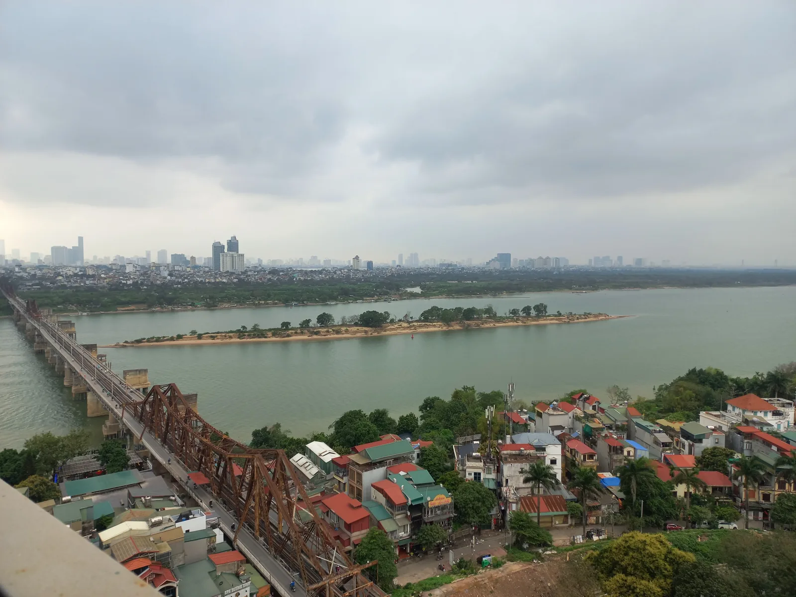 Atmosphere at The Muse Art Space Hanoi — travel photo
