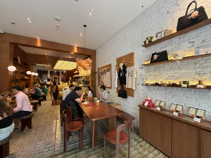 The Running Bean Nhà Thờ - Coffee and Brunch