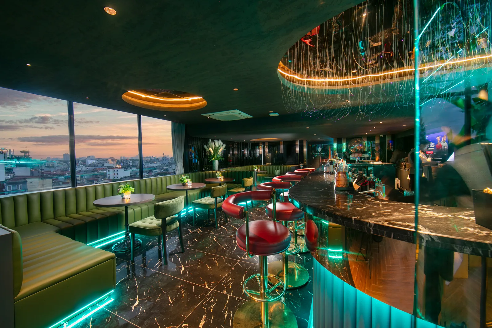 Upper Haven Sky Bar