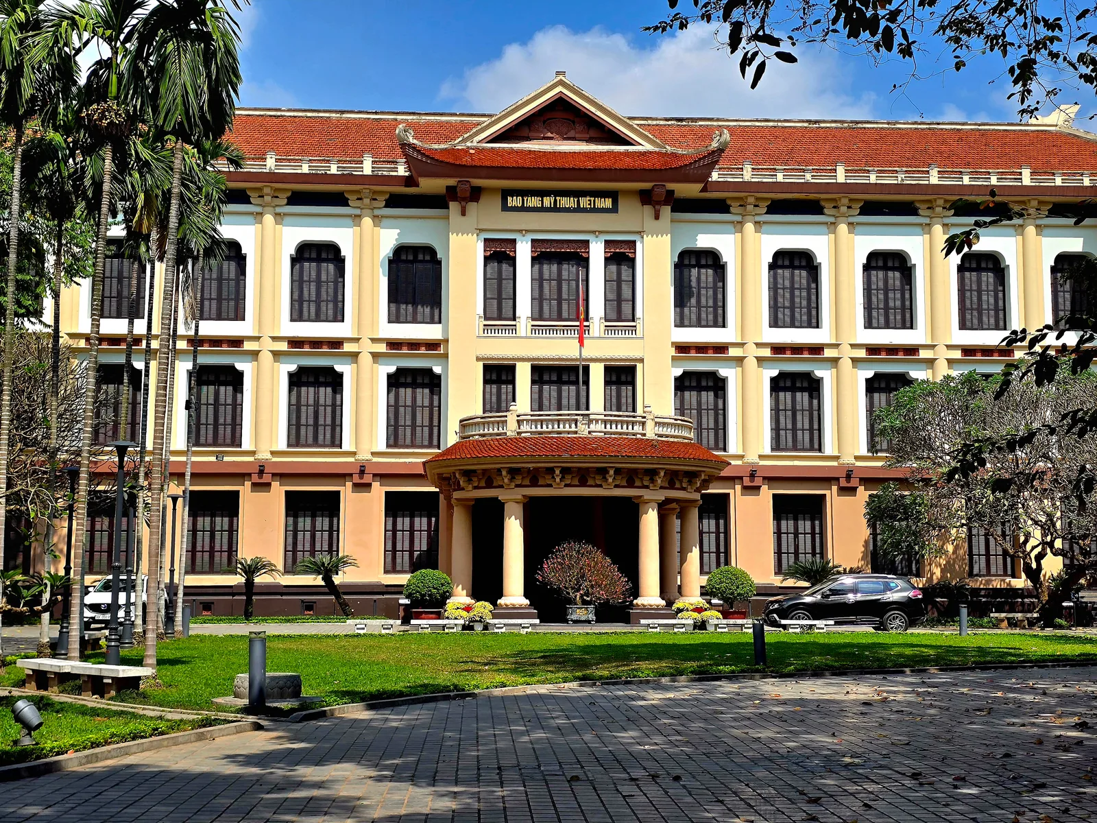 Main view at Vietnam National Fine Arts Museum Hanoi — travel photo