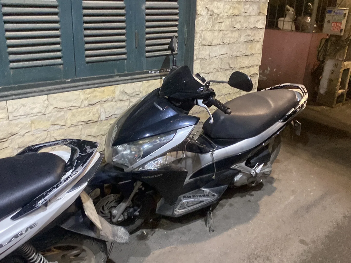 Atmosphere at Vivumotor Motorbike Rental Hanoi - Thuê Xe Máy Hà Nội Vivumotor Hanoi — travel photo