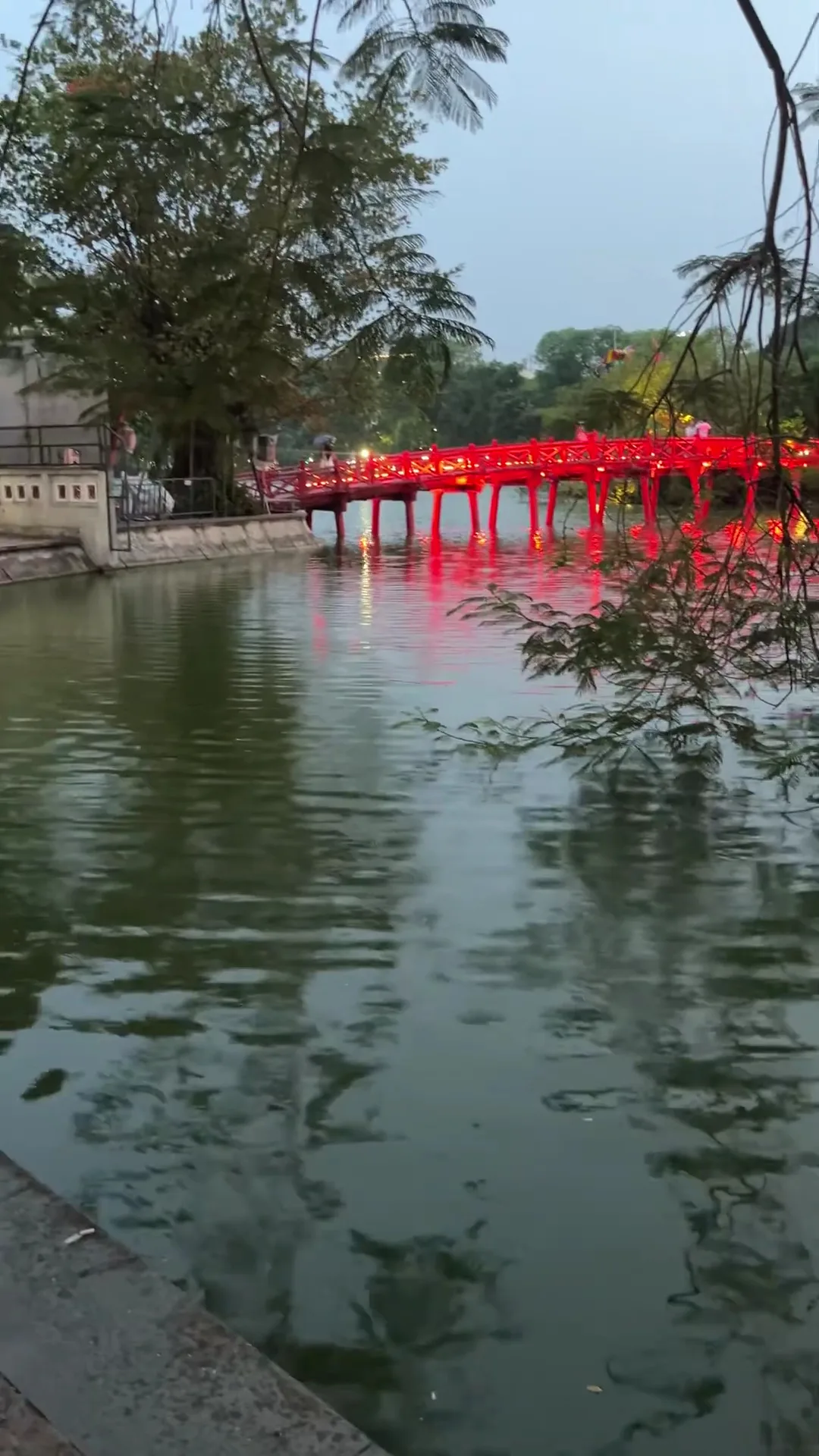 Atmosphere at Weekend Walking Street Hanoi — travel photo