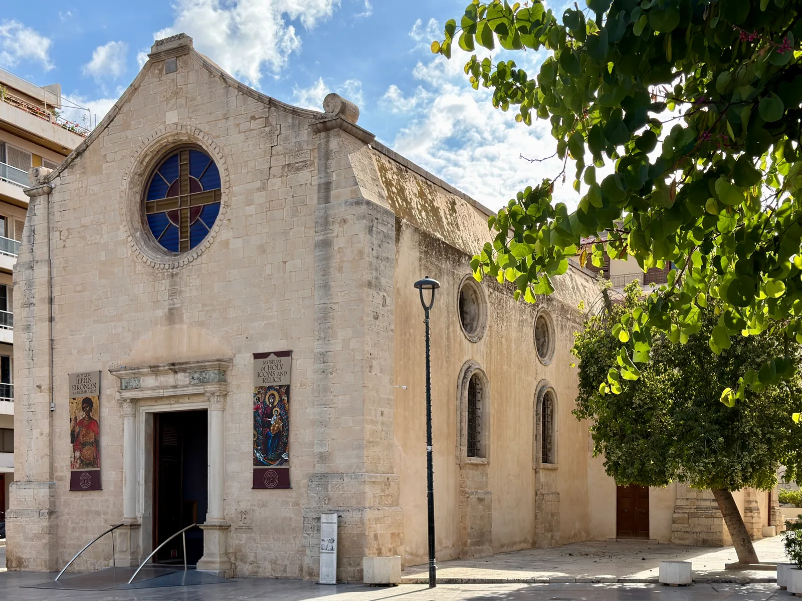 Atmosphere at Ag. Ekateríni Sinaitón (Museum) Heraklion — travel photo