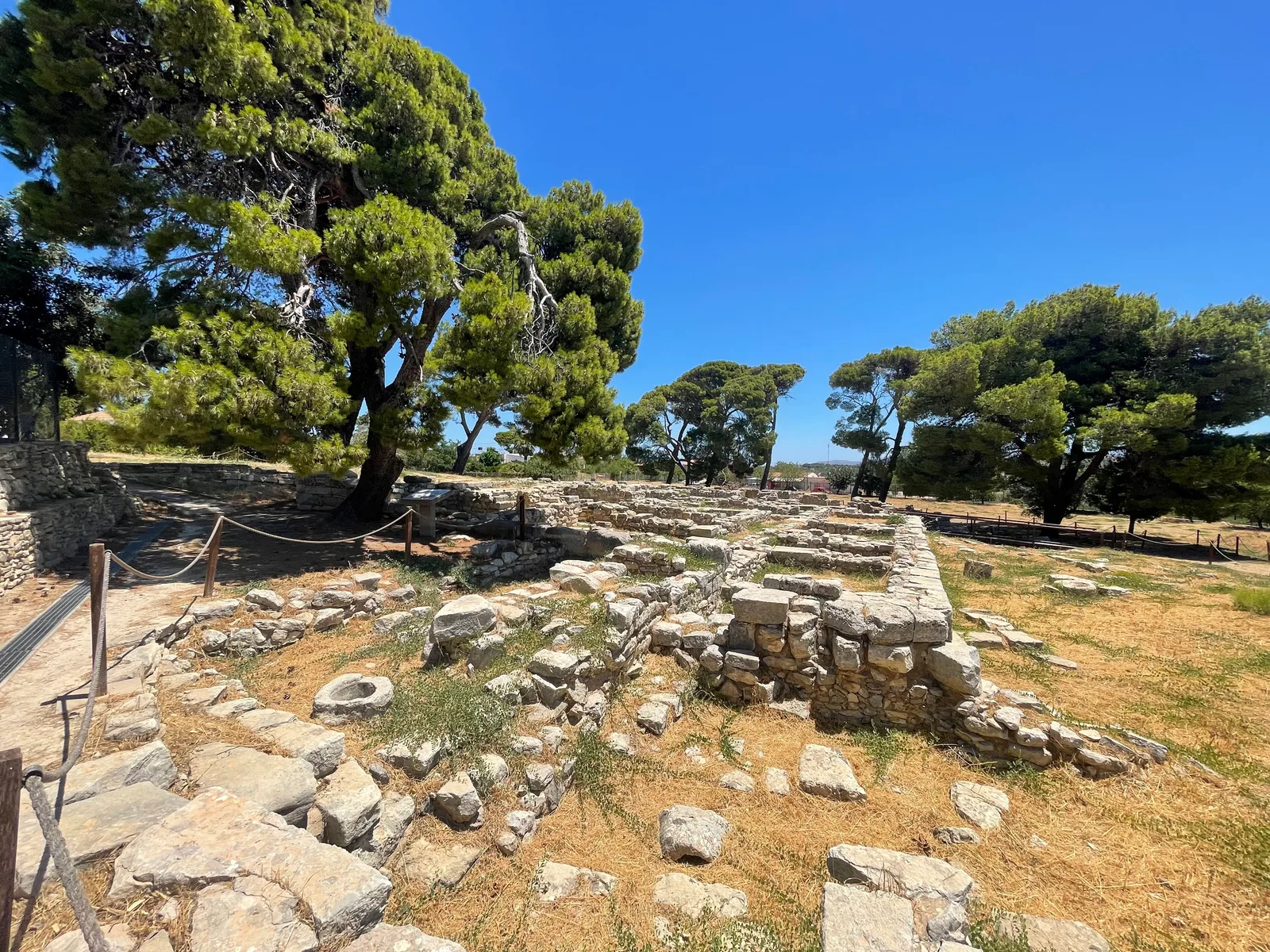 Main view at Archaeological Site of Tylissos Heraklion — travel photo