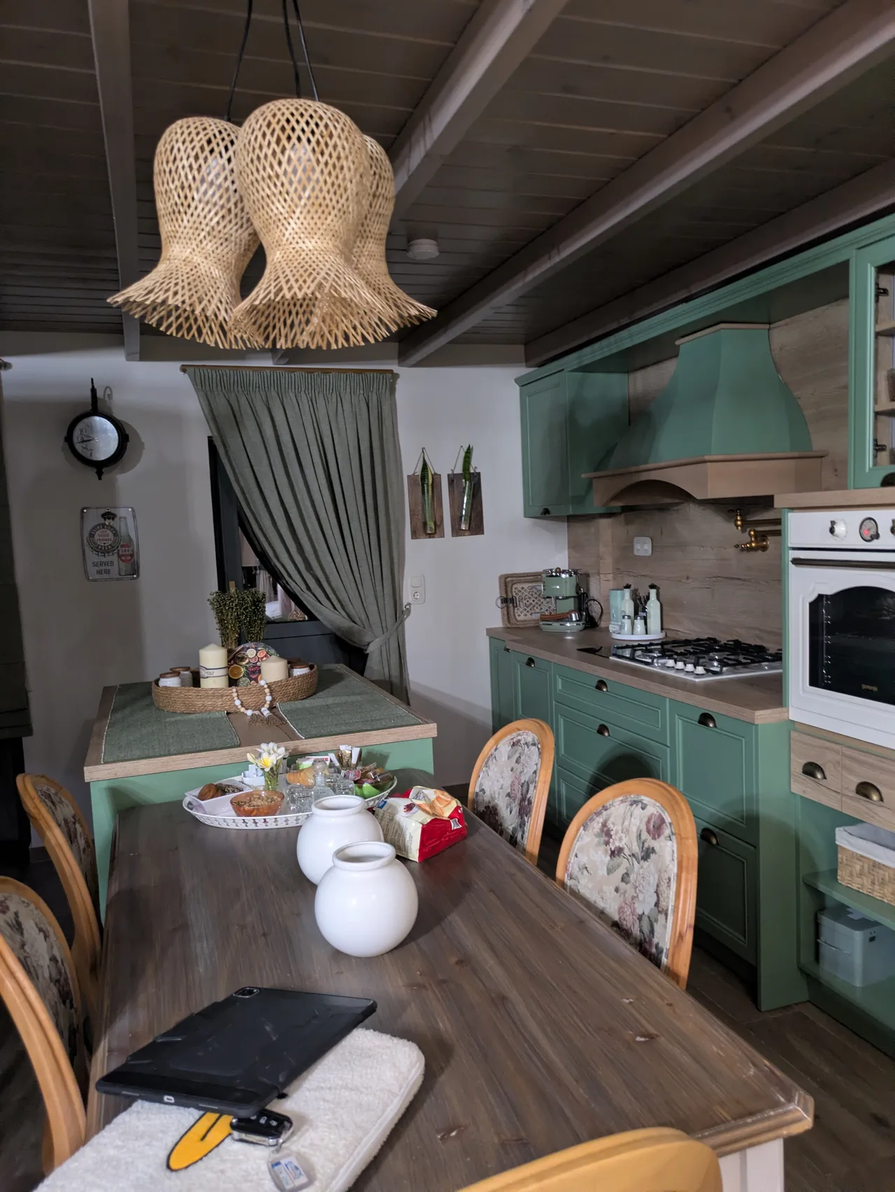 Beautiful house with garden — romantic guide Heraklion