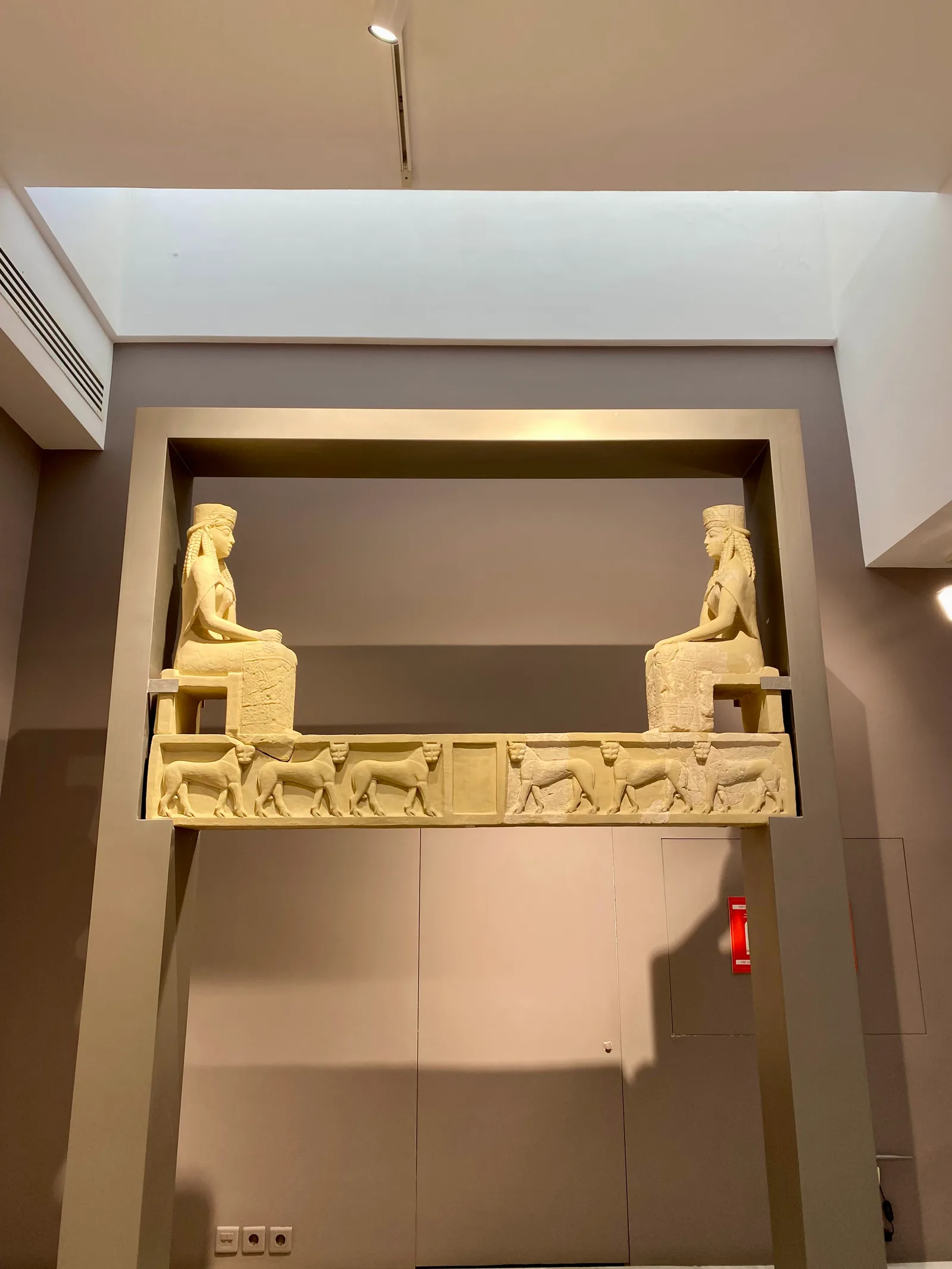 Main view at Heraklion Archaeological Museum Heraklion — travel photo