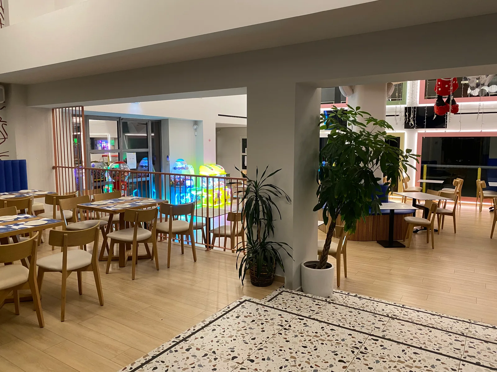Atmosphere at Iraklio Fun Factory Heraklion — travel photo