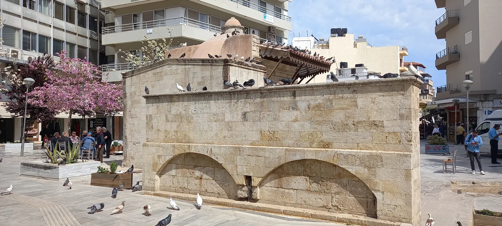 Details at Kornarou Square Heraklion — travel photo