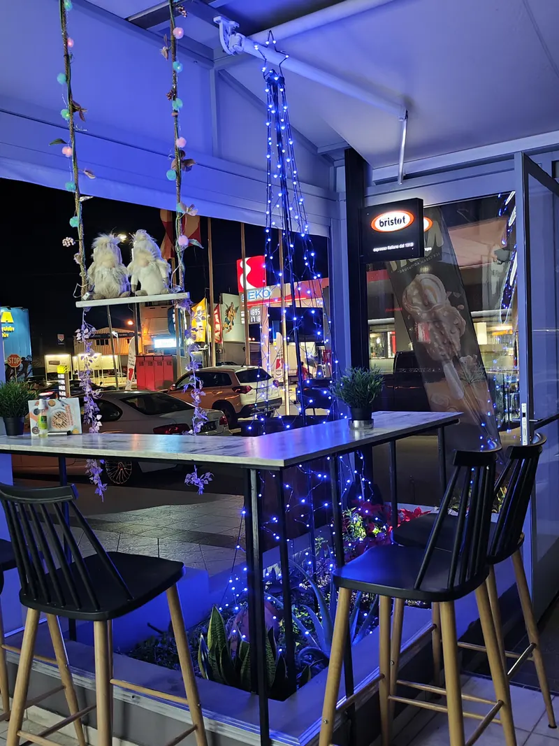 MACO COFFEE HOUSE