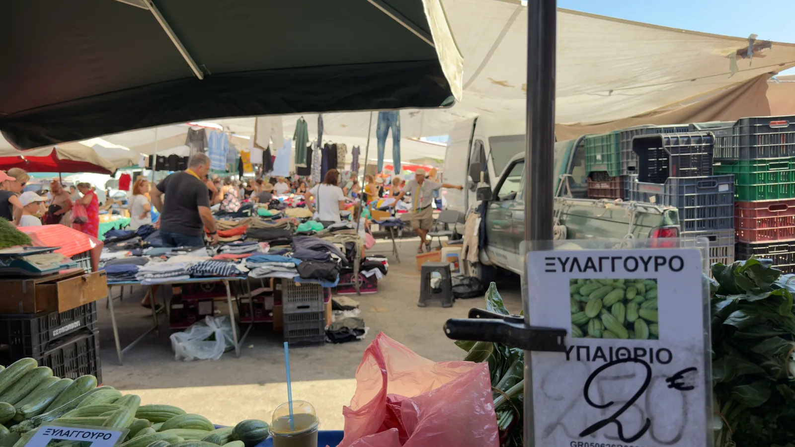 Interior at Open Air Bazaar of Heraklion Heraklion — travel photo
