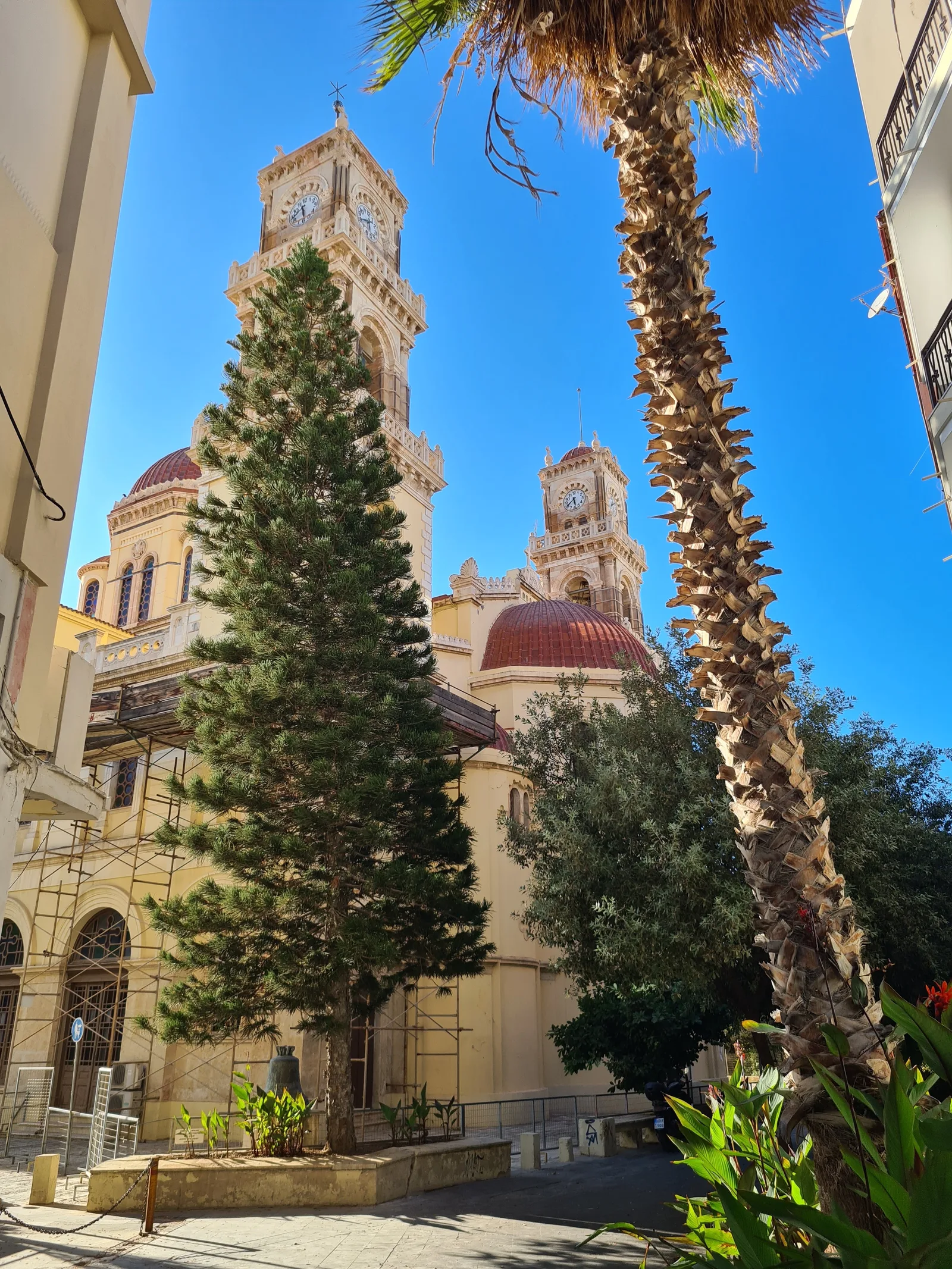Details at Saint Minas Holy Cathedral Heraklion — travel photo