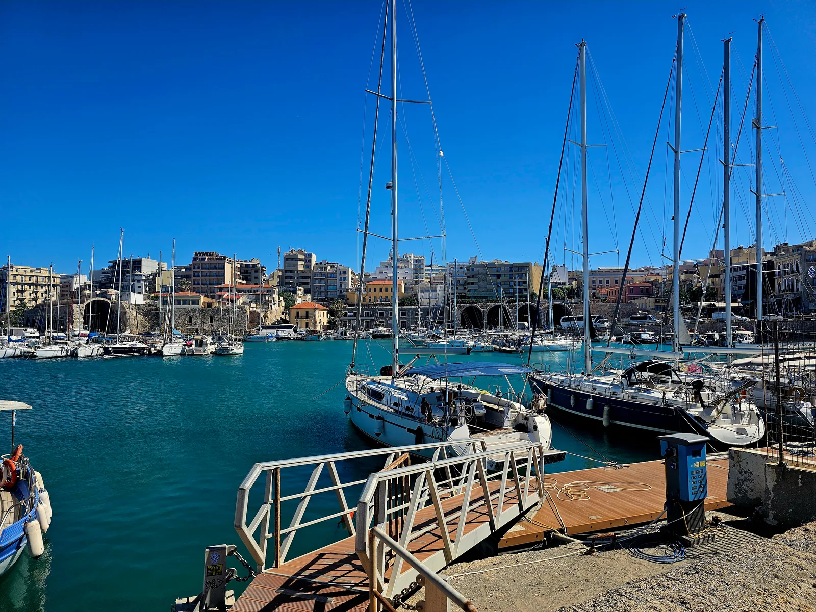 Atmosphere at Venetian Fortress of Koules Heraklion — travel photo