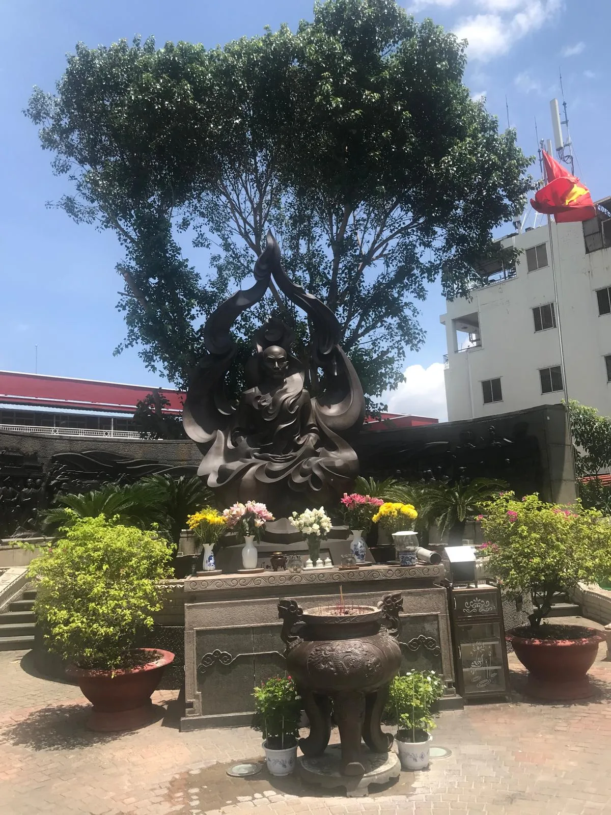 Interior at Đài tưởng niệm Bồ tát Thích Quảng Đức Ho Chi Minh City — travel photo