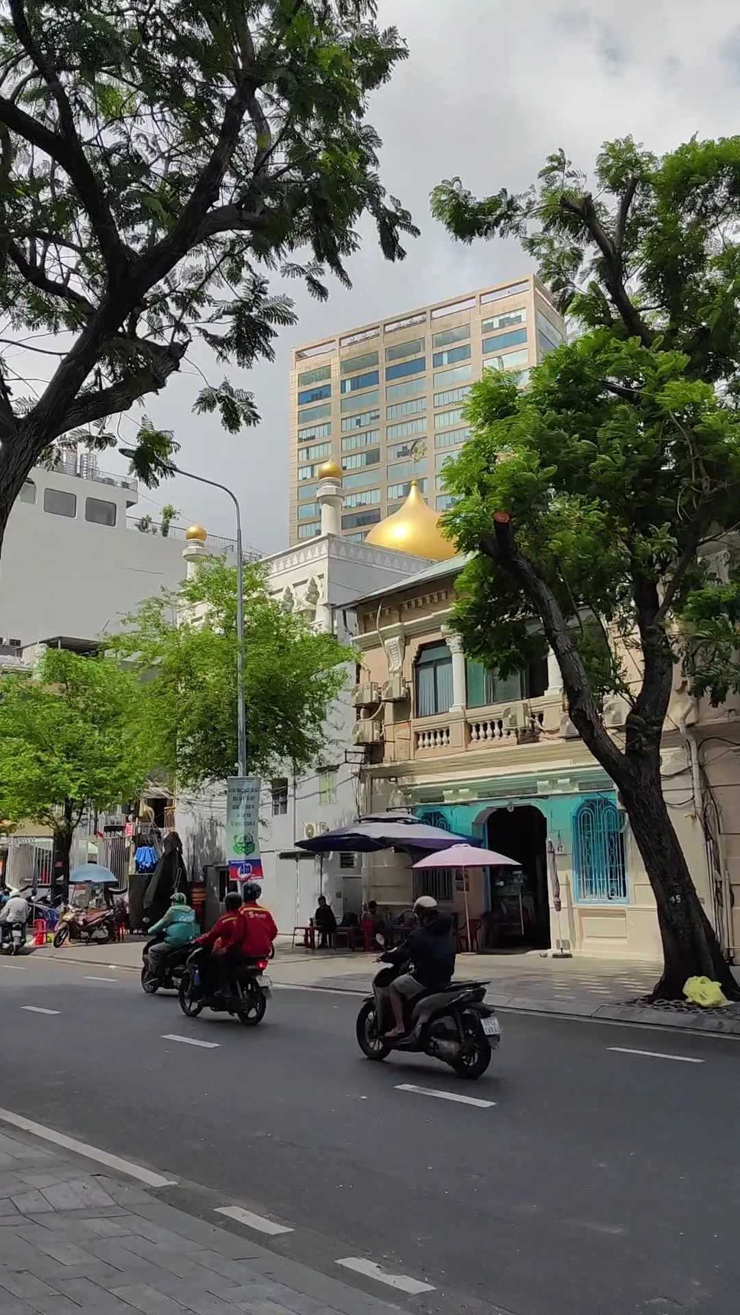Main view at Al Rahim Masjid مسجد الرحیم, Vietnam Ho Chi Minh City — travel photo