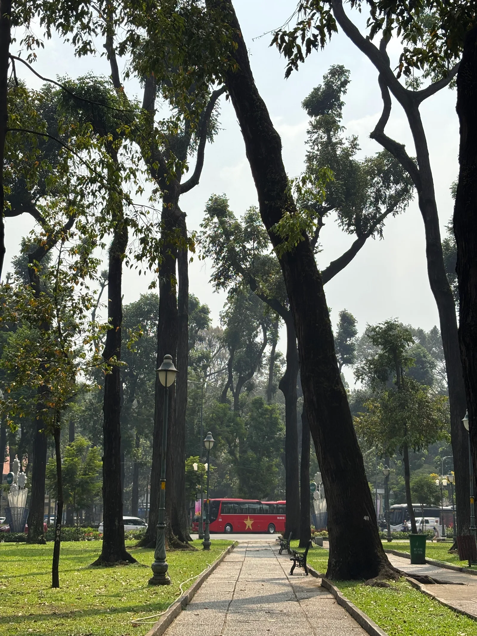Atmosphere at April 30th Park Ho Chi Minh City — travel photo