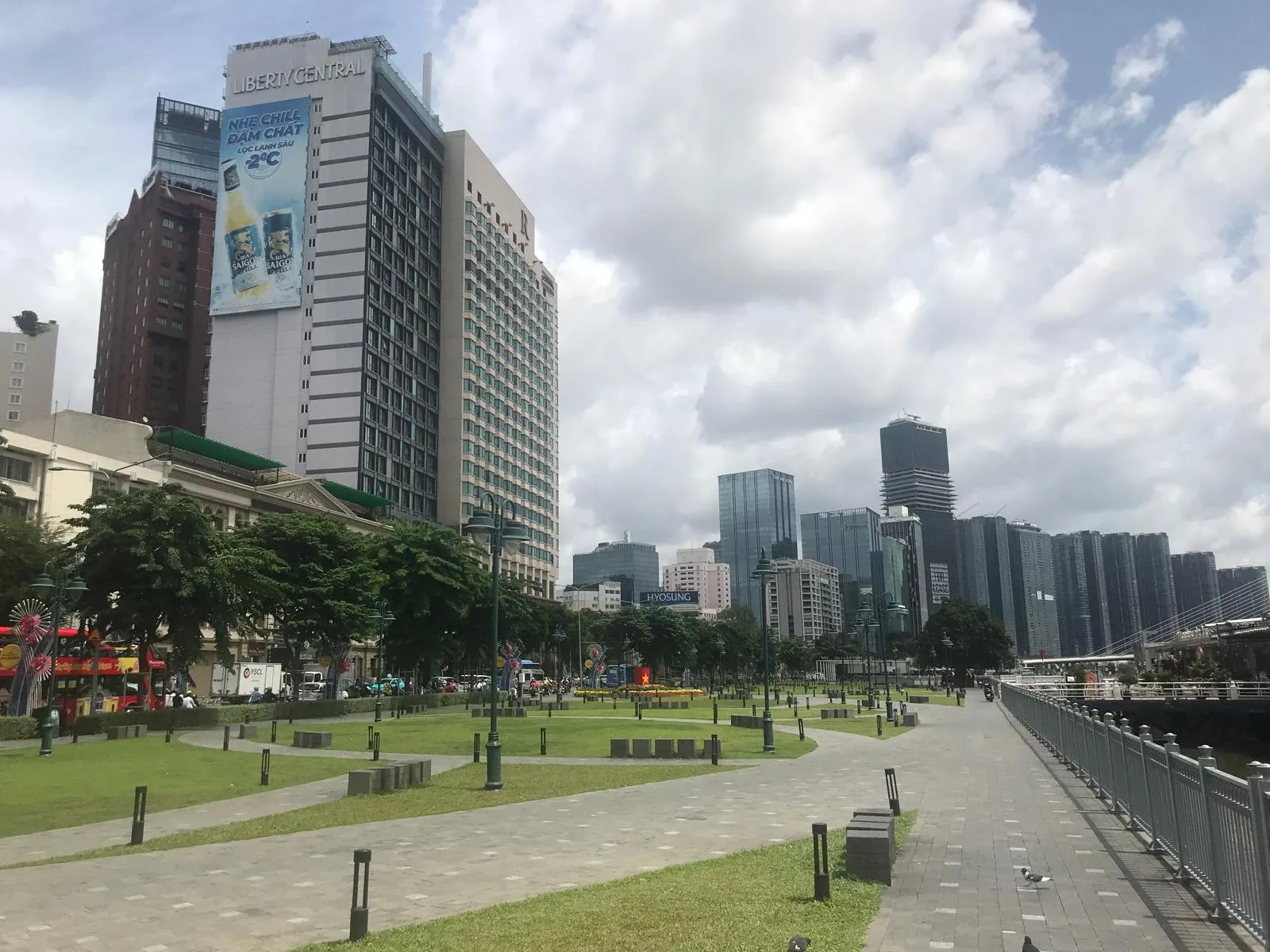Atmosphere at Bach Dang Quay Park Ho Chi Minh City — travel photo